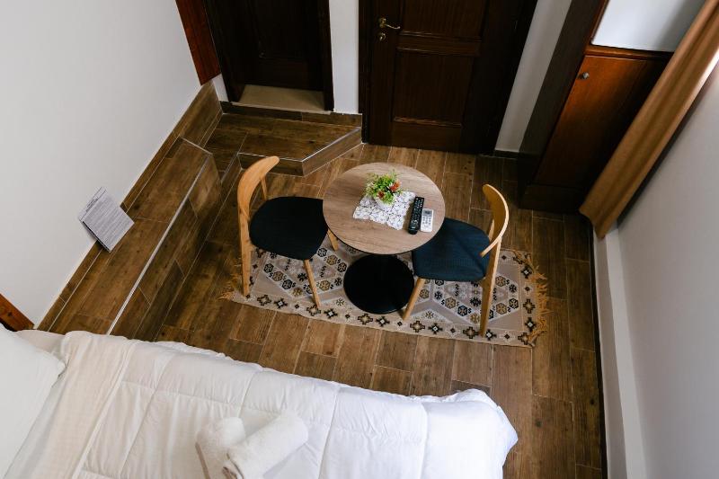 Basic Triple Room image 1