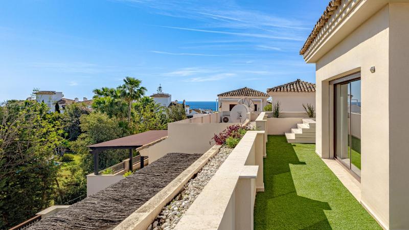 VACATION MARBELLA I Private HEATED Swimming pool Walking distance to Puerto Banus Security 24-7 BBQ Pool Table WiFi - image 9