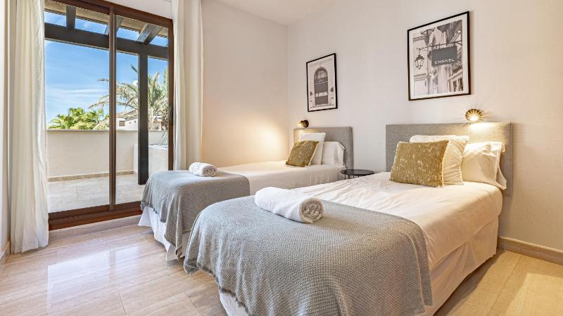 VACATION MARBELLA I Private HEATED Swimming pool Walking distance to Puerto Banus Security 24-7 BBQ Pool Table WiFi - image 32