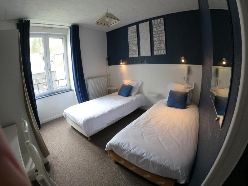 Budget Double Room image 3