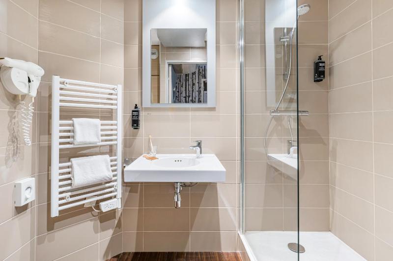 Single Room image 2