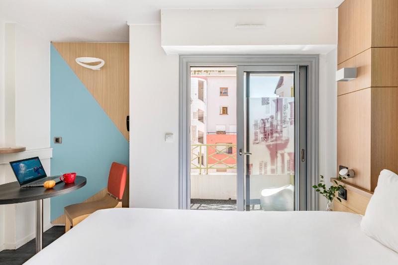 Single Room image 3