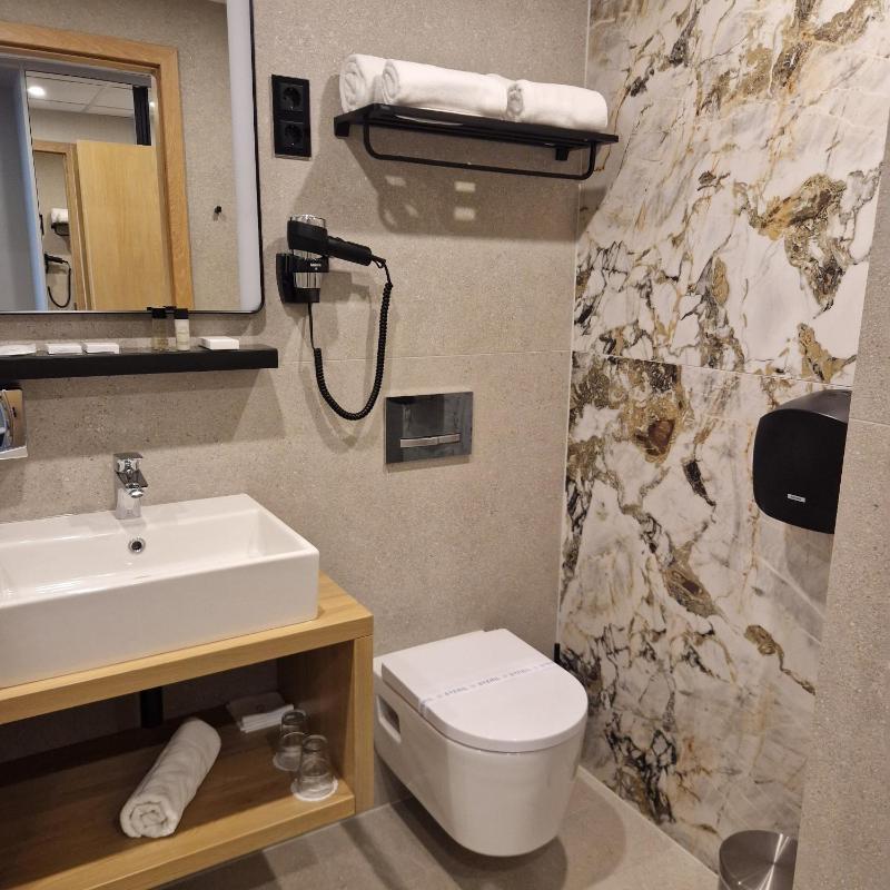 Elegance Deluxe Room image 2