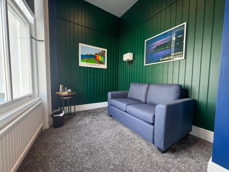 Deluxe Suite with Sea View image 4