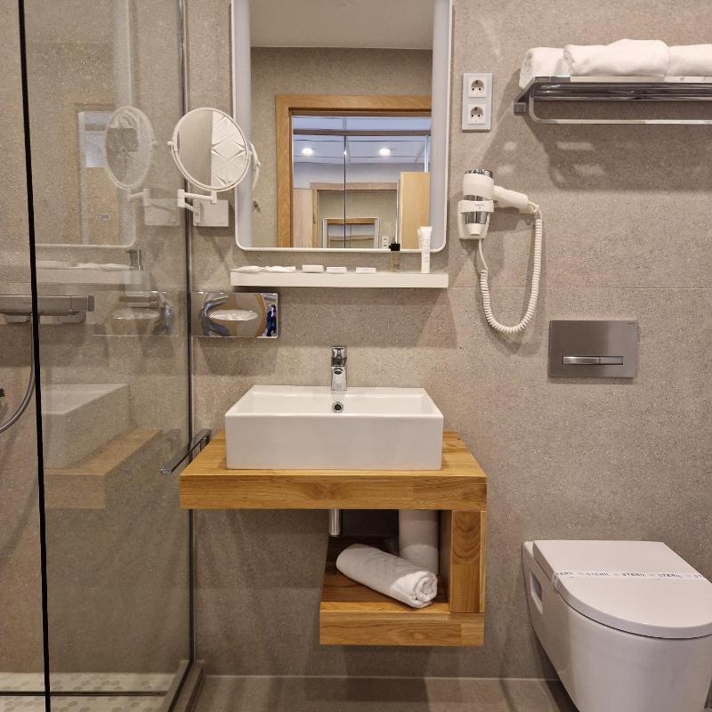 Elix Prestige Room image 3