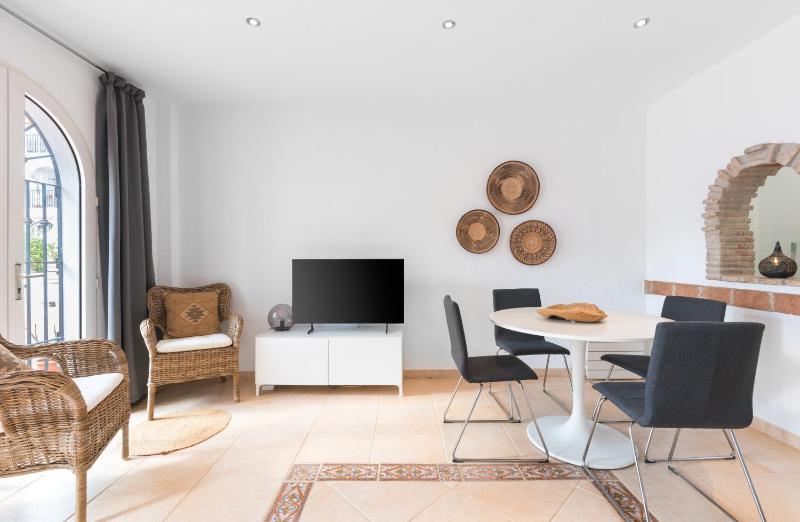 Tio Charles de June - Charming 2 bedroom apartment - image 1