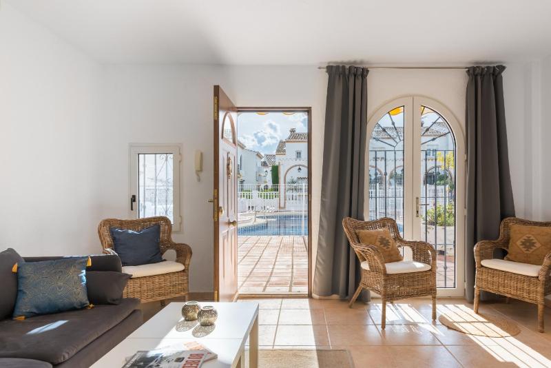 Tio Charles de June - Charming 2 bedroom apartment - image 12