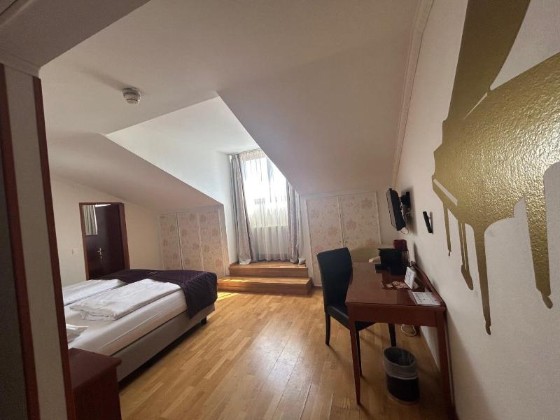 Two-Bedroom Suite with Two Bathrooms image 3