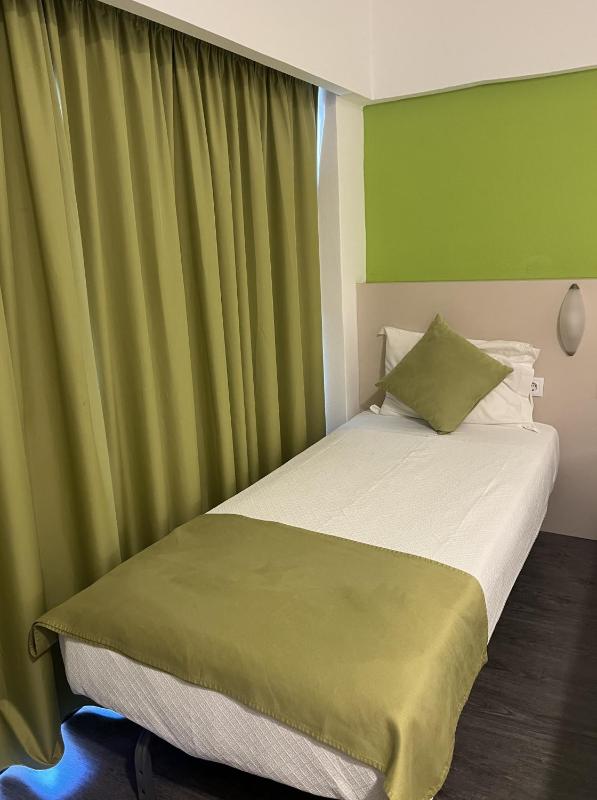 Twin Comfort with Extra bed  image 4