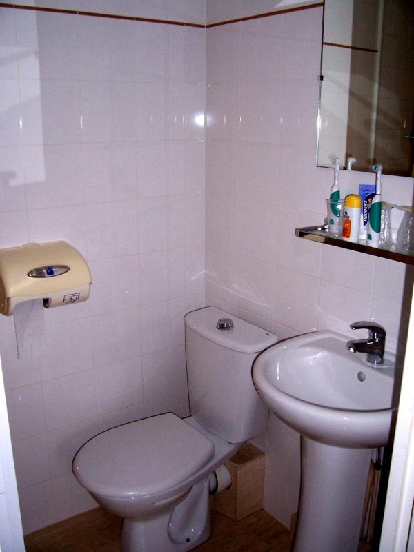 Standard Double Room image 4