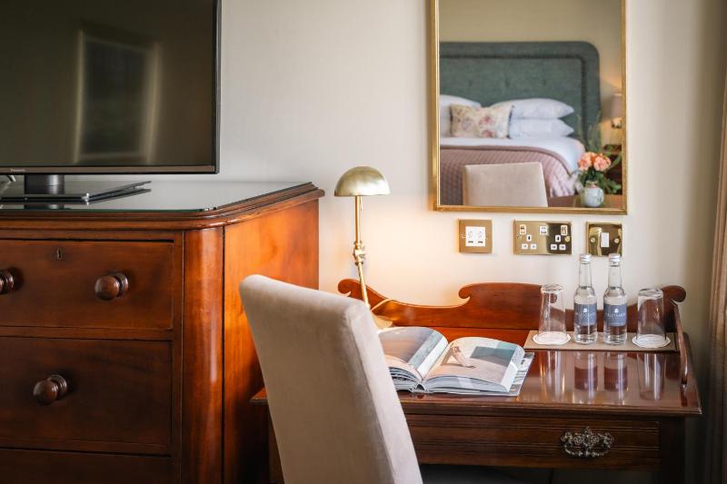Double or Twin Room image 3