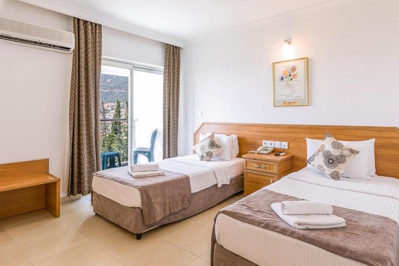 Junior Suite with Land View image 3