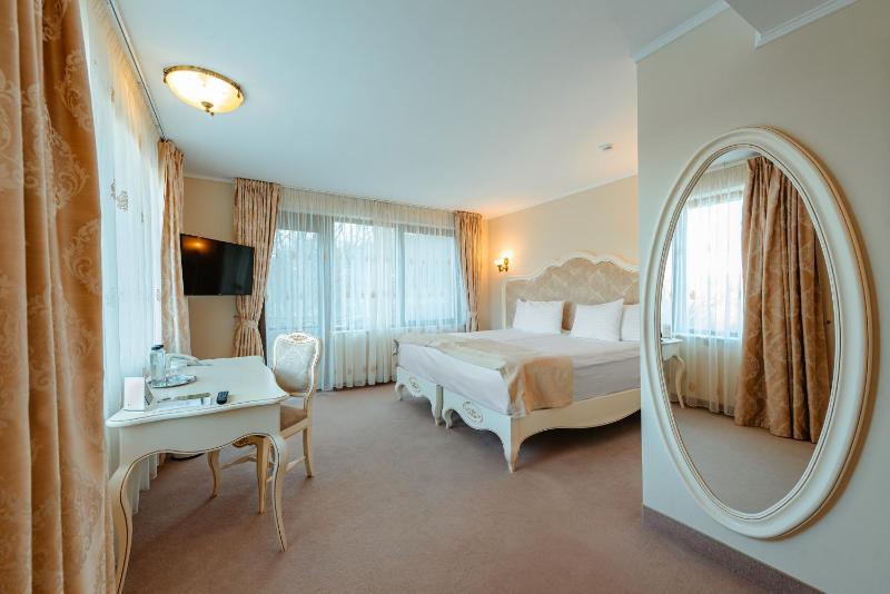 Premium Queen Room with SPA  image 1