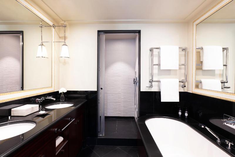 Champs-Elysées Prestige Room image 4