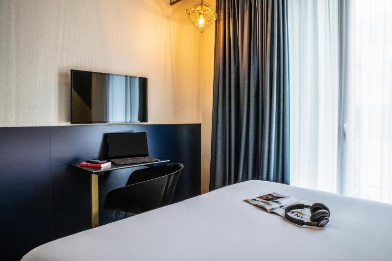 Standard Double Room image 4