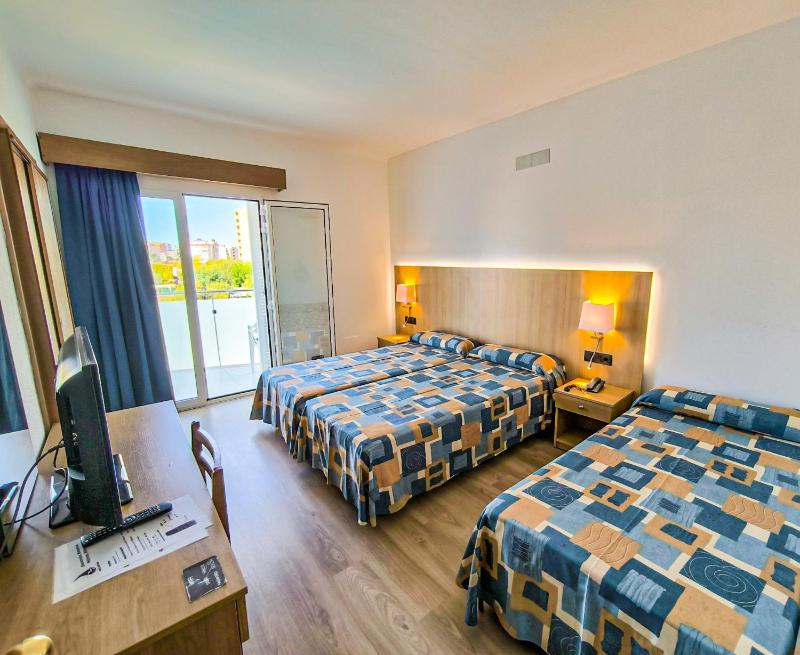Triple Room (2 Adults + 1 Child) image 4