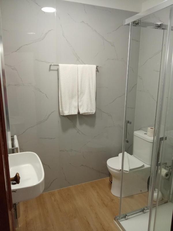 Deluxe Twin Room image 3