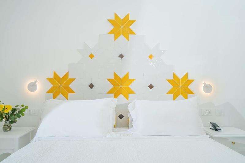Double or Twin Room with Garden View image 3