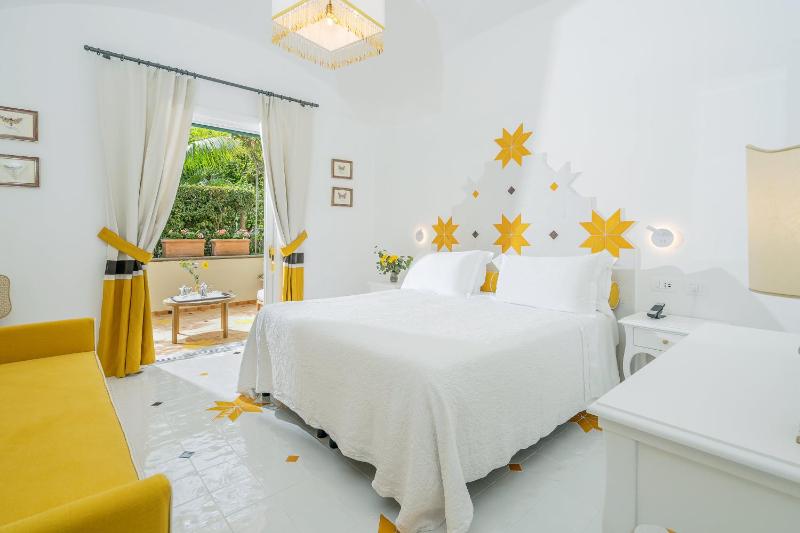 Double or Twin Room with Garden View image 1