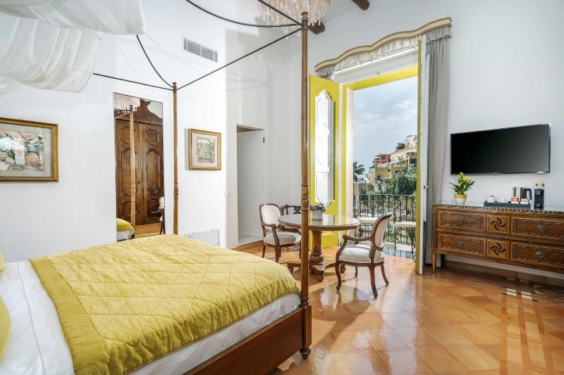 Deluxe Double Room with Sea View image 1