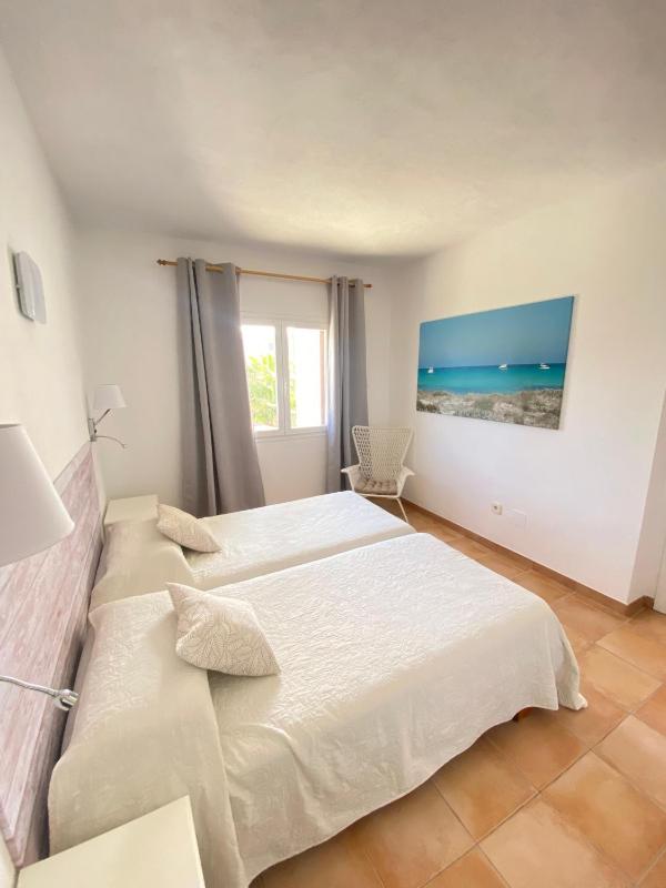 One-Bedroom Apartment image 1