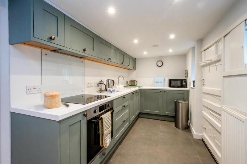 10 Hertford Place Aldeburgh Prominent position very close to the beach and town centre Managed by Aldeburgh Coastal Cottages - image 30