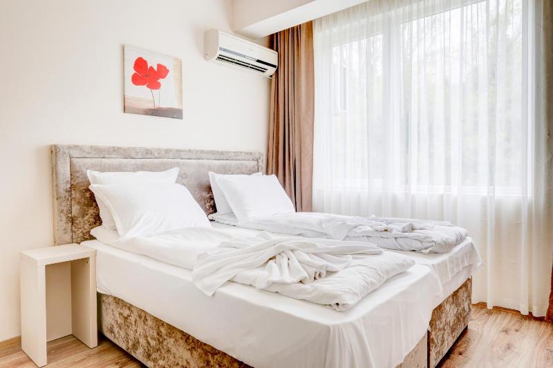 Economy Twin Room image 2