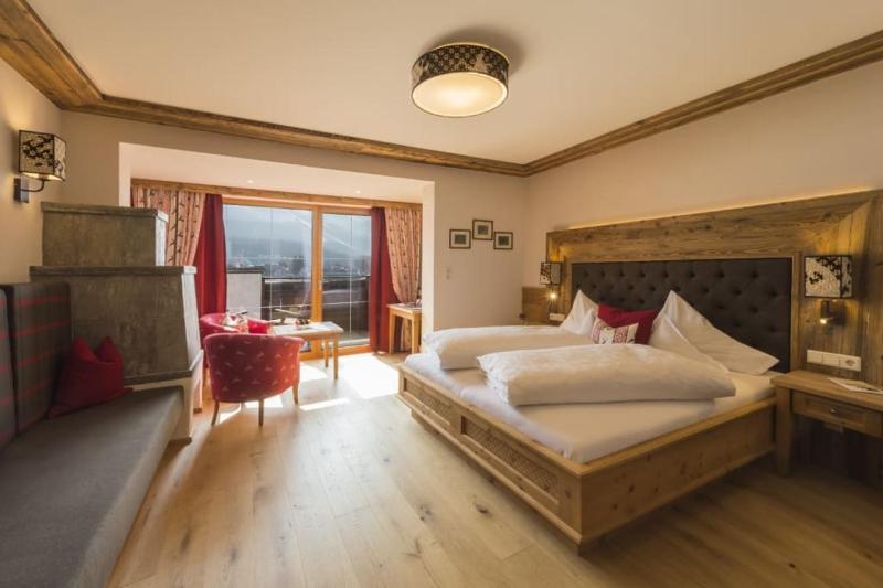 Deluxe Double Room image 2