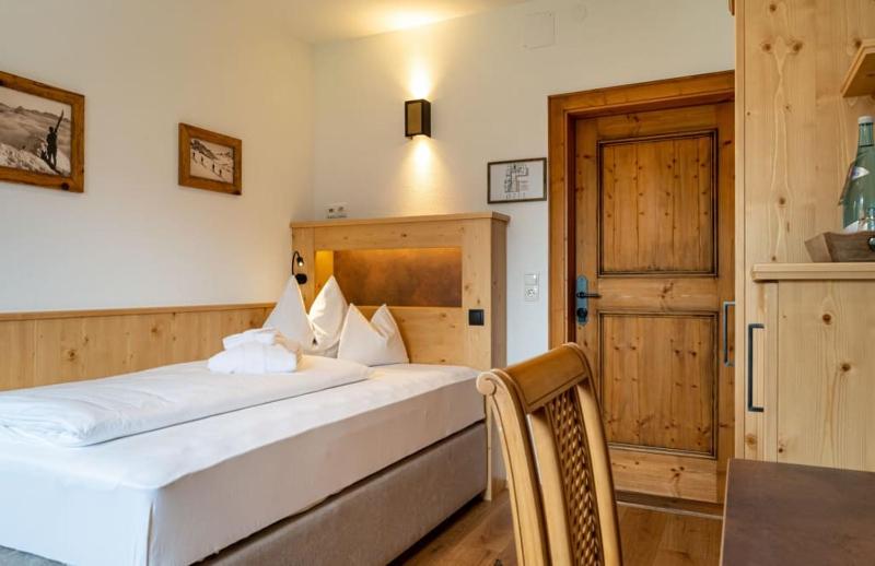 Single Room with Balcony image 1
