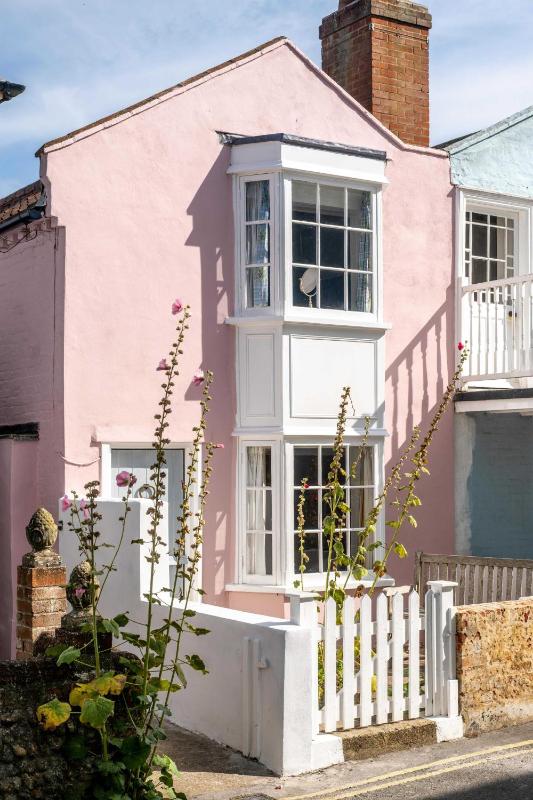 10 Hertford Place Aldeburgh Prominent position very close to the beach and town centre Managed by Aldeburgh Coastal Cottages - image 13