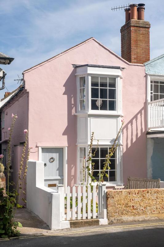 10 Hertford Place Aldeburgh Prominent position very close to the beach and town centre Managed by Aldeburgh Coastal Cottages - image 14