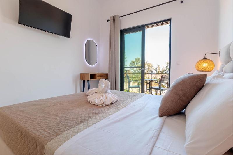 Superior double room with veranda image 4