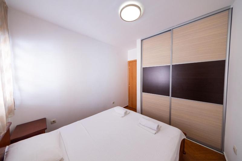 One-Bedroom Apartment image 4