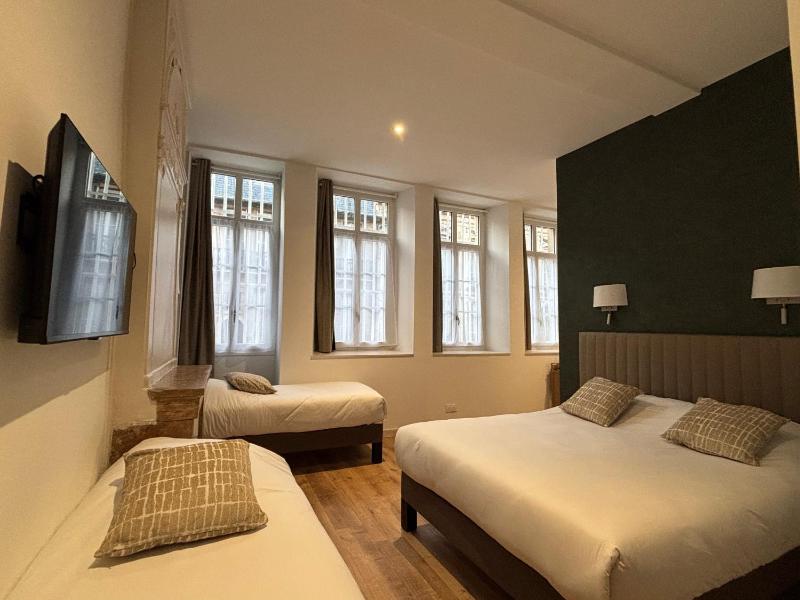 Quadruple Room image 1
