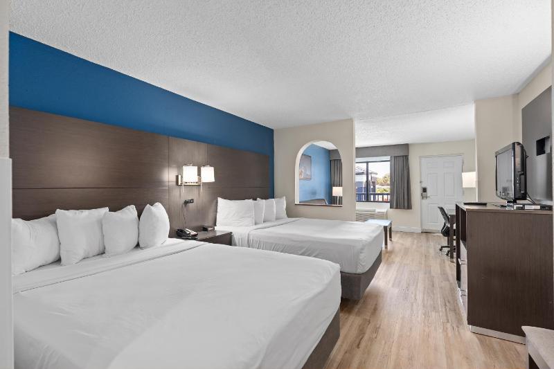 Suite with Two Queen Beds - Non-Smoking image 4