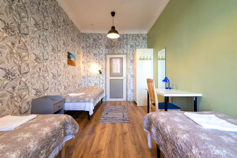 Triple Room with Shared Bathroom image 2