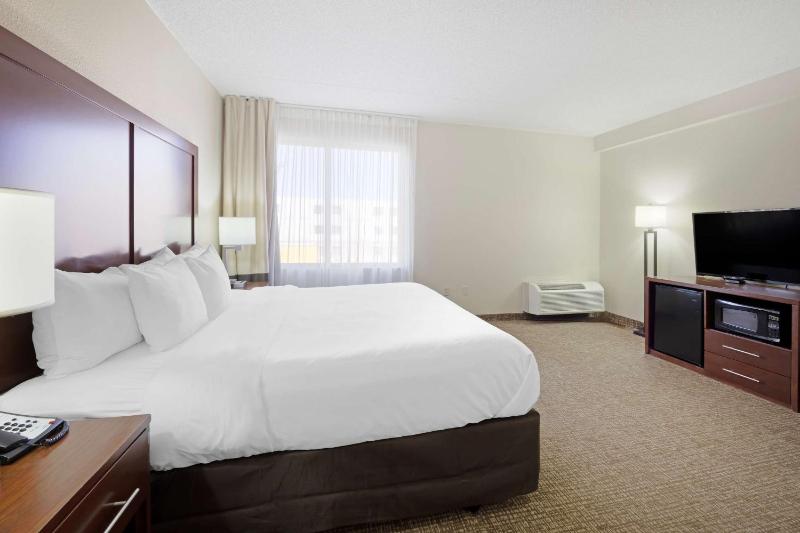 King Suite - Non-Smoking image 1