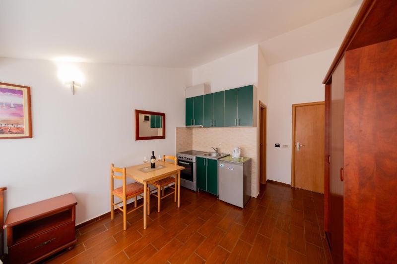 Studio with Terrace image 2