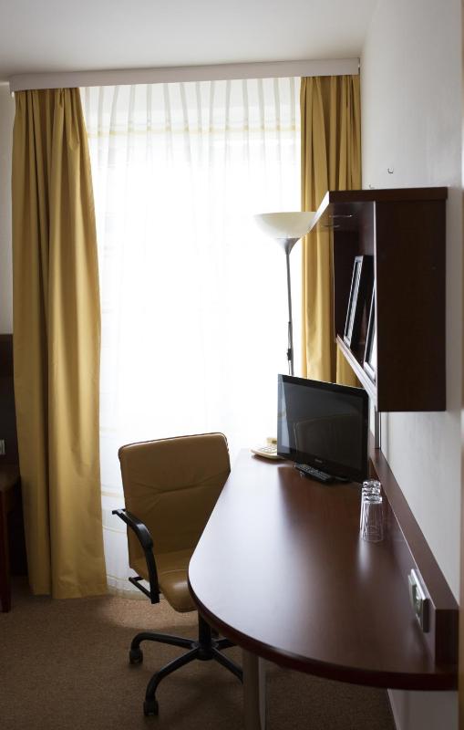 Standard Triple Room image 3
