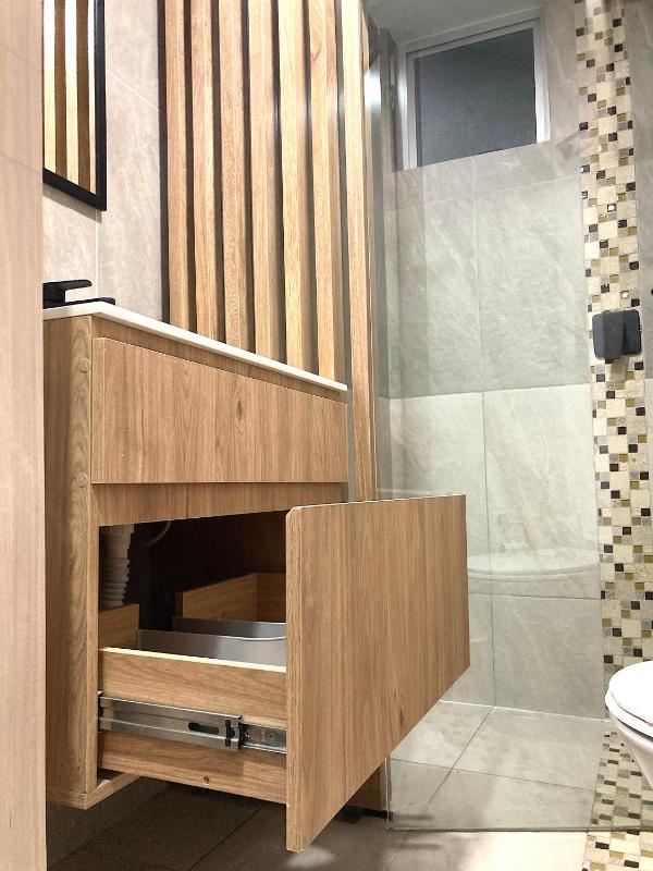 Apartamento 3 hab con parqueadero - Primer piso con piscina ideal estancias largas y clínicas - image 11