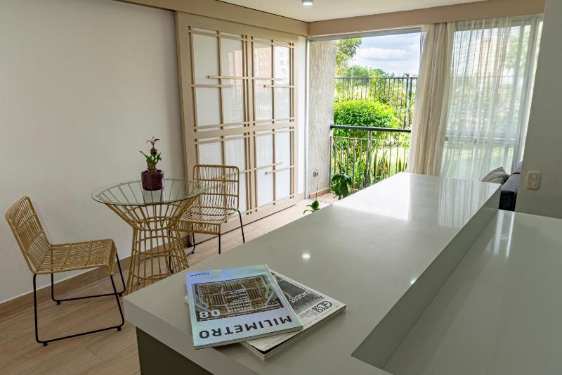 Apartamento 3 hab con parqueadero - Primer piso con piscina ideal estancias largas y clínicas - image 20