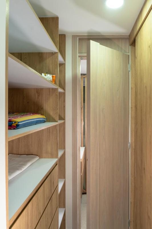 Apartamento 3 hab con parqueadero - Primer piso con piscina ideal estancias largas y clínicas - image 4