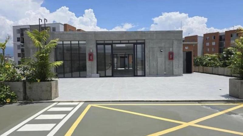 Apartamento 3 hab con parqueadero - Primer piso con piscina ideal estancias largas y clínicas - image 17