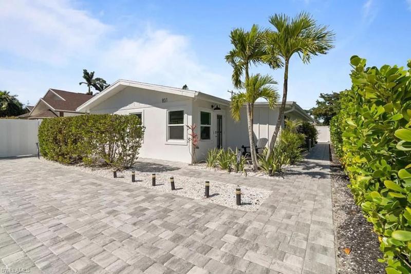 Sand And Sea Bungalow - image 1
