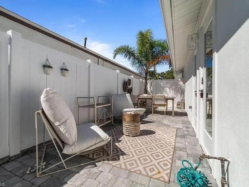 Sand And Sea Bungalow - image 17