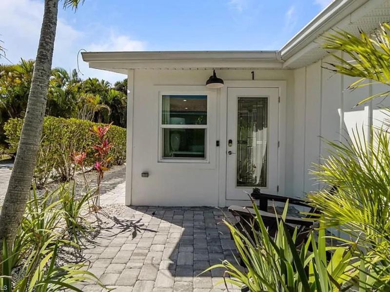 Sand And Sea Bungalow - image 23