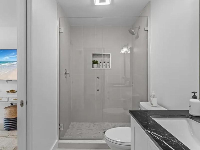 Sand And Sea Bungalow - image 11