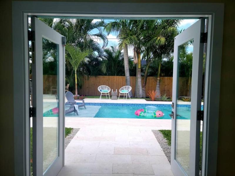 Hevenly Pool House - image 26