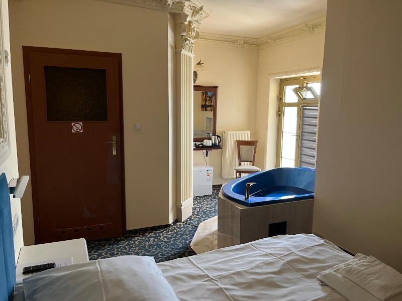 Suite with Terrace image 4