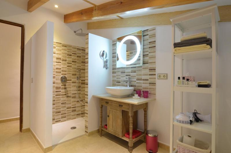 Superior Apartment image 1